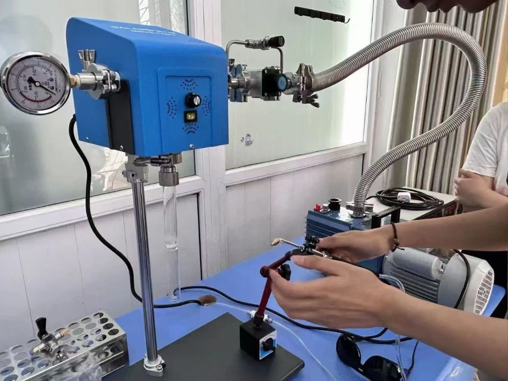 Quality inspection and operational flame-sealing testing of MatMeas MRVS-1003 rotary vacuum sealer